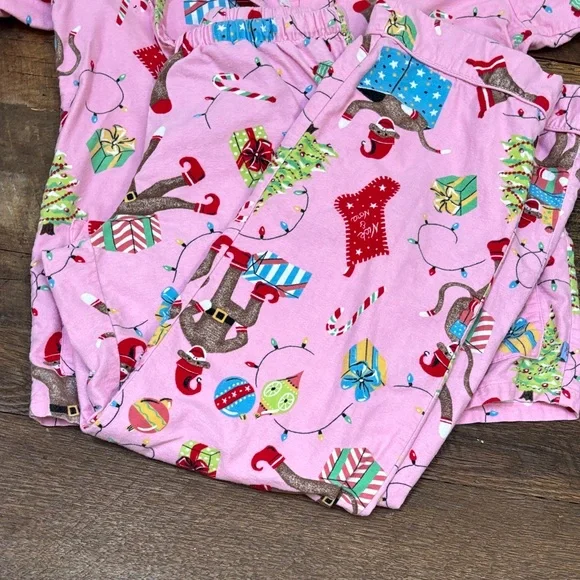 Nick & Nora Pink Festive Pajama Set - Picture 7 of 8